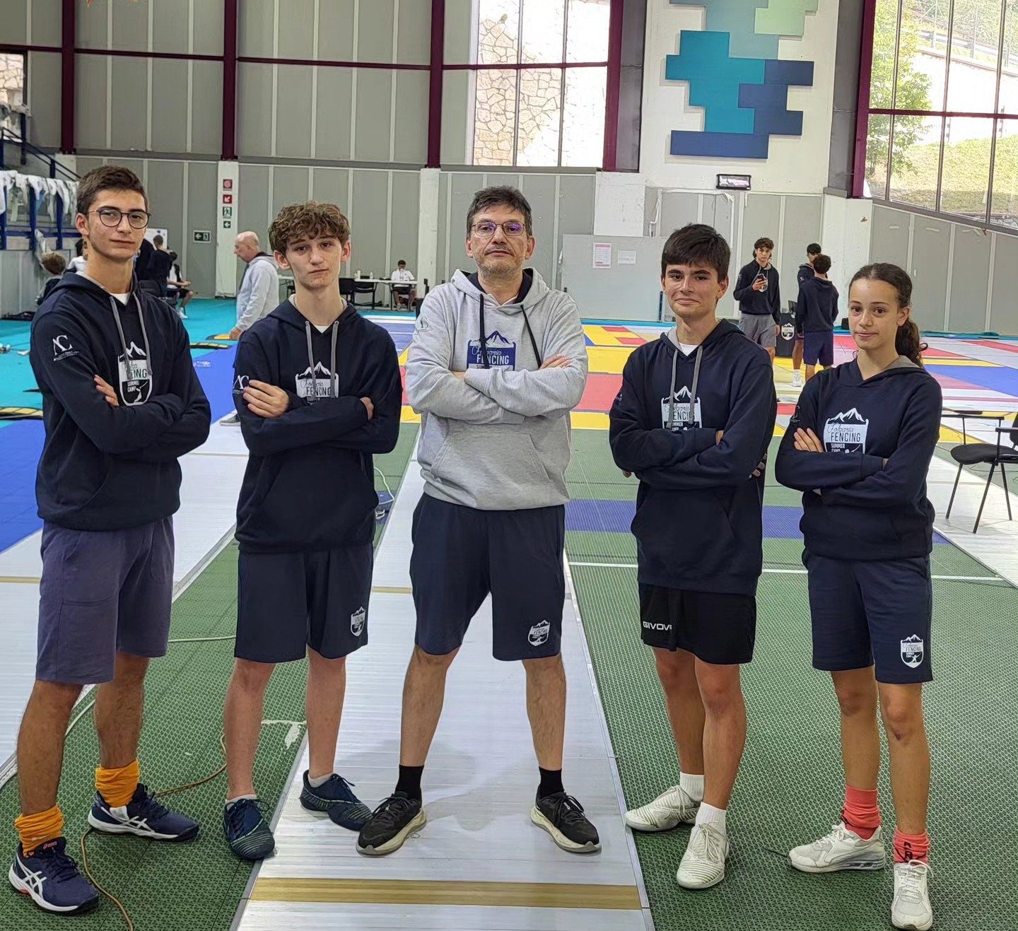 Maestro e atleti del Circolo della Scherma Ramon Fonst in palestra